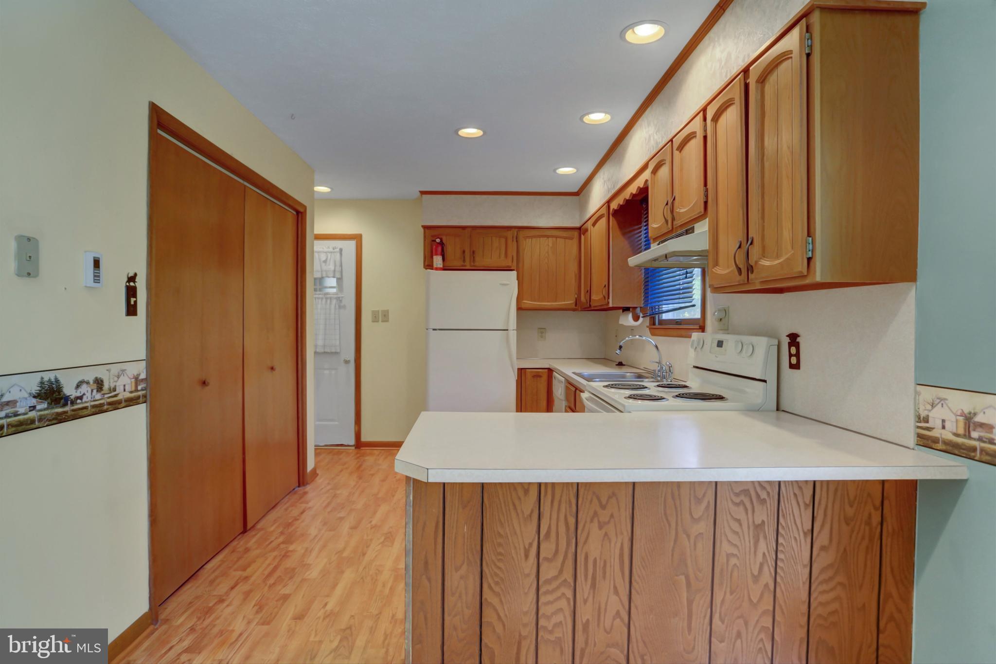 1235 Fox den Drive Dr N