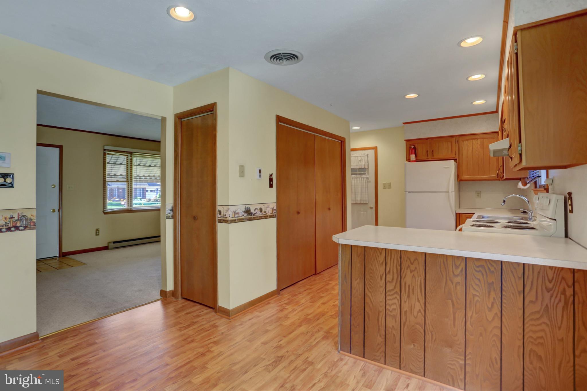 1235 Fox den Drive Dr N