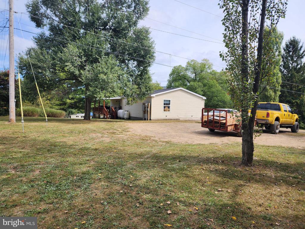 3453 Lakeview Dr