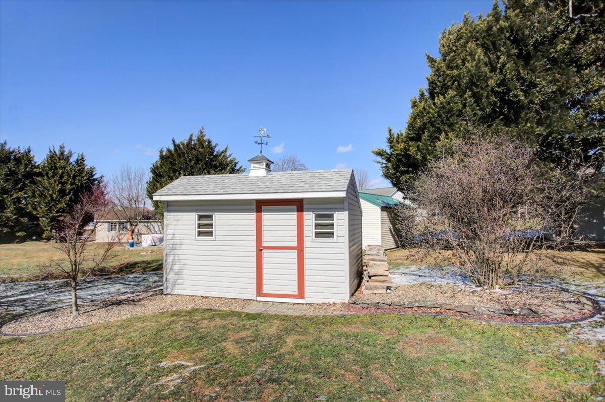 313 Bradley Ln