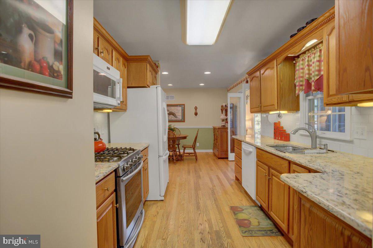 313 Bradley Ln