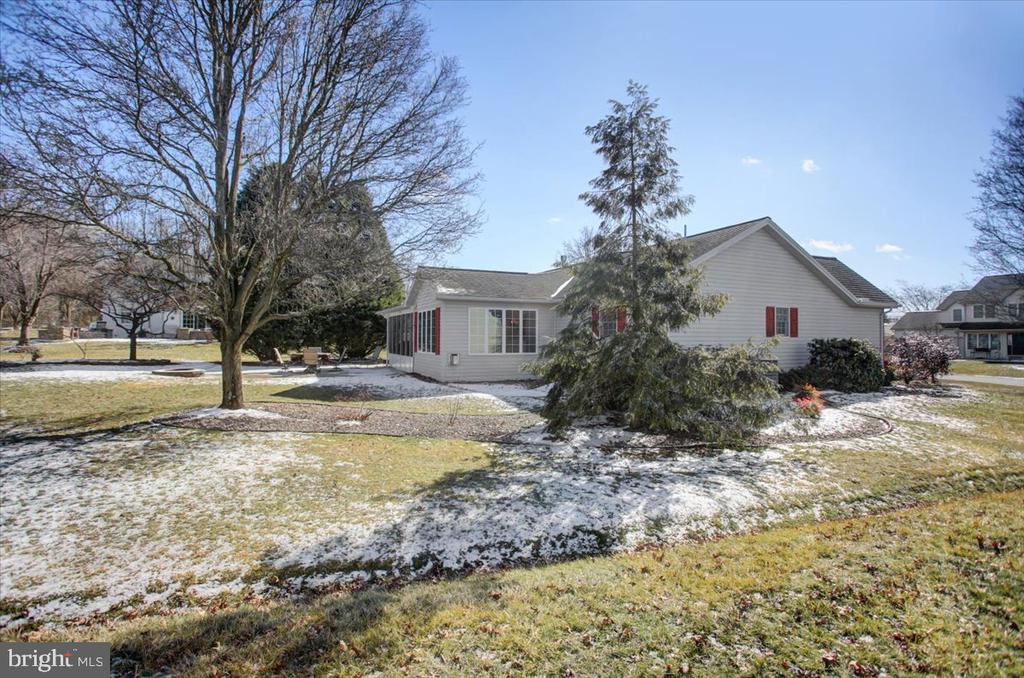 313 Bradley Ln
