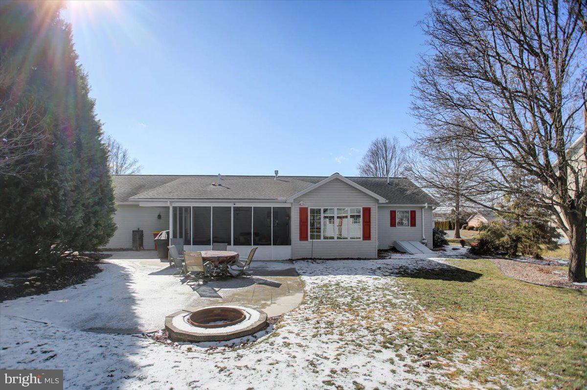 313 Bradley Ln