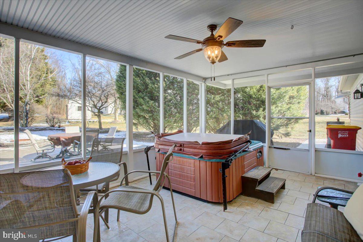 313 Bradley Ln