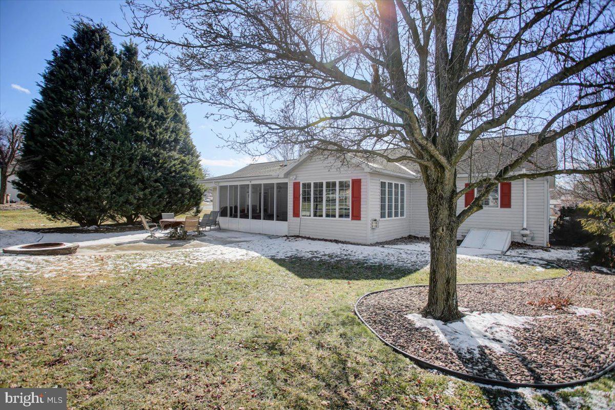 313 Bradley Ln