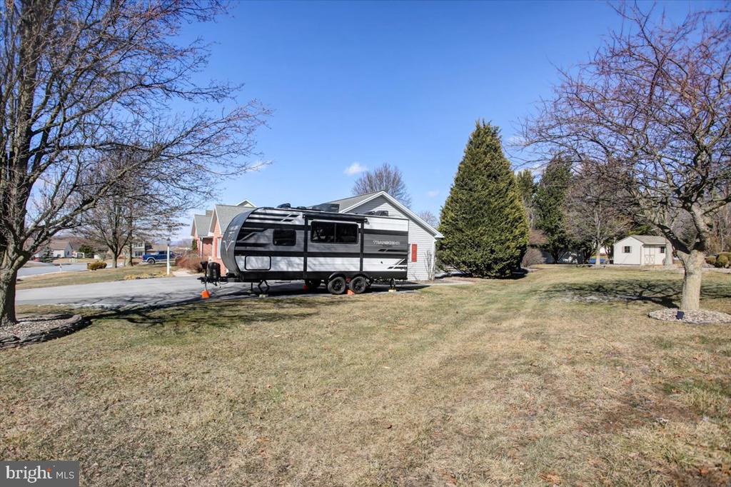 313 Bradley Ln