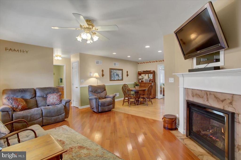 313 Bradley Ln