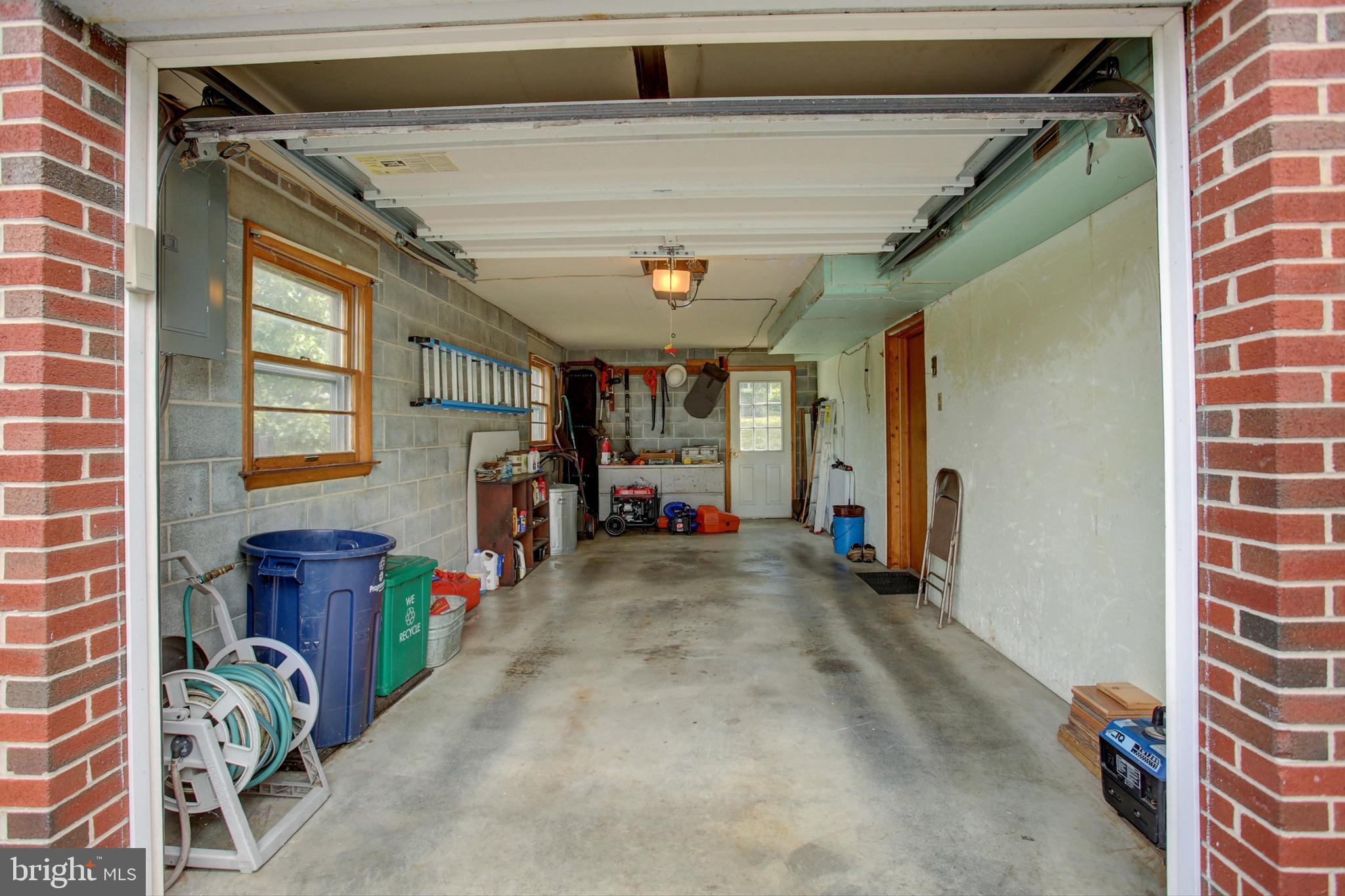 1042 LAURICH DRIVE 18