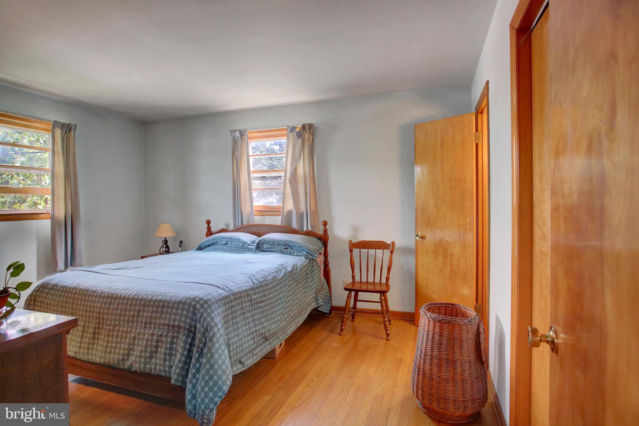 1042 LAURICH DRIVE 18