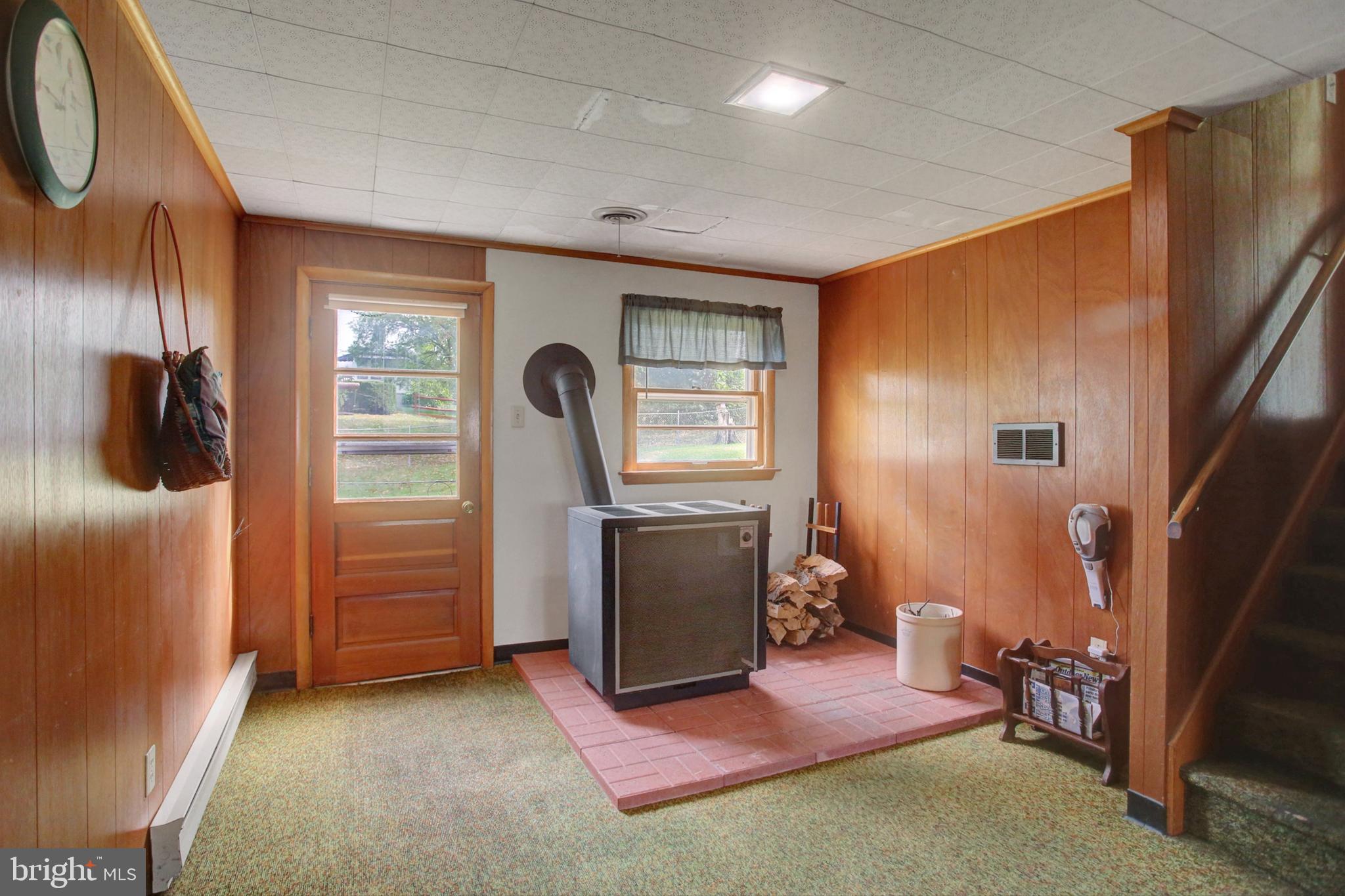 1042 LAURICH DRIVE 18