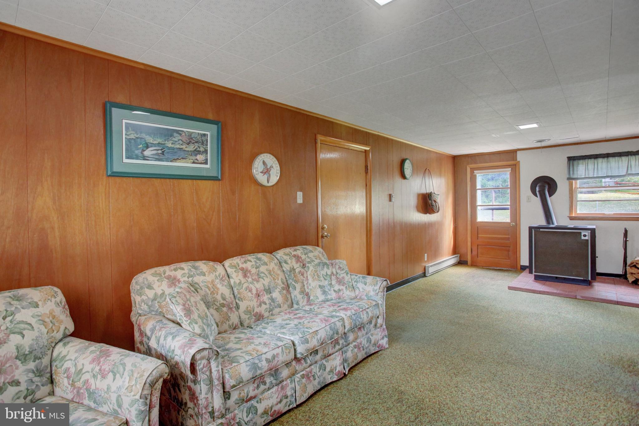 1042 LAURICH DRIVE 18