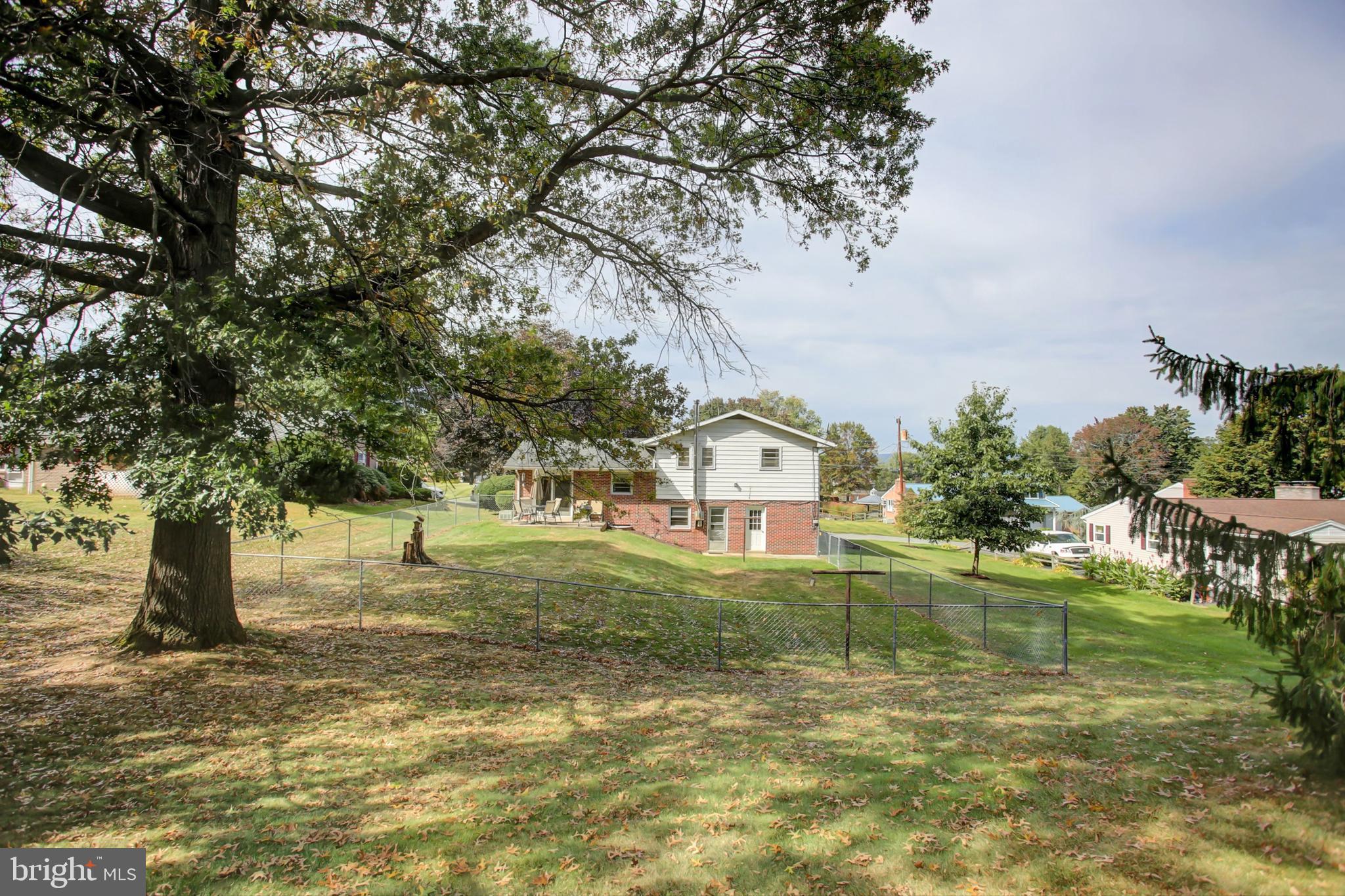 1042 LAURICH DRIVE 18