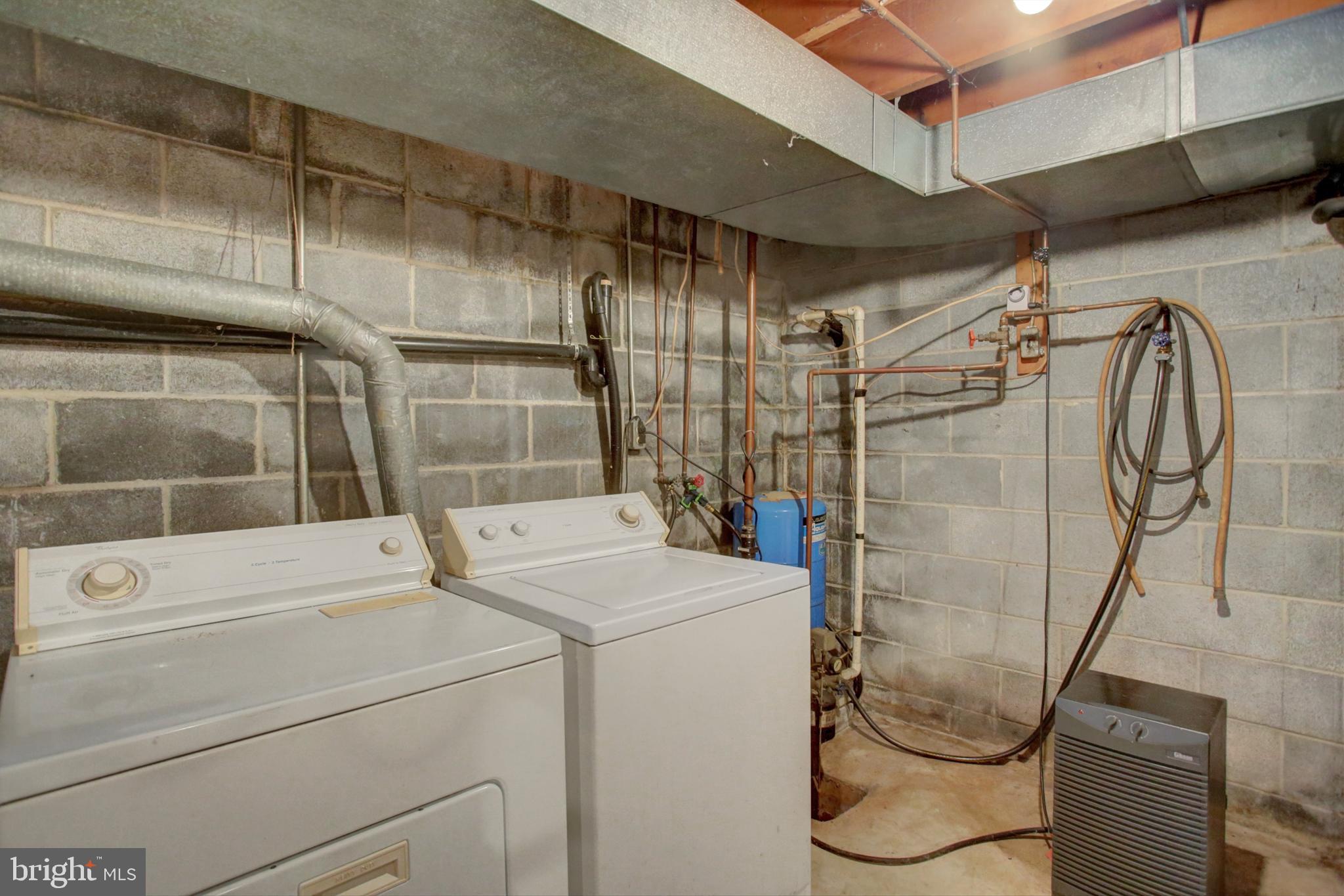 1042 LAURICH DRIVE 18