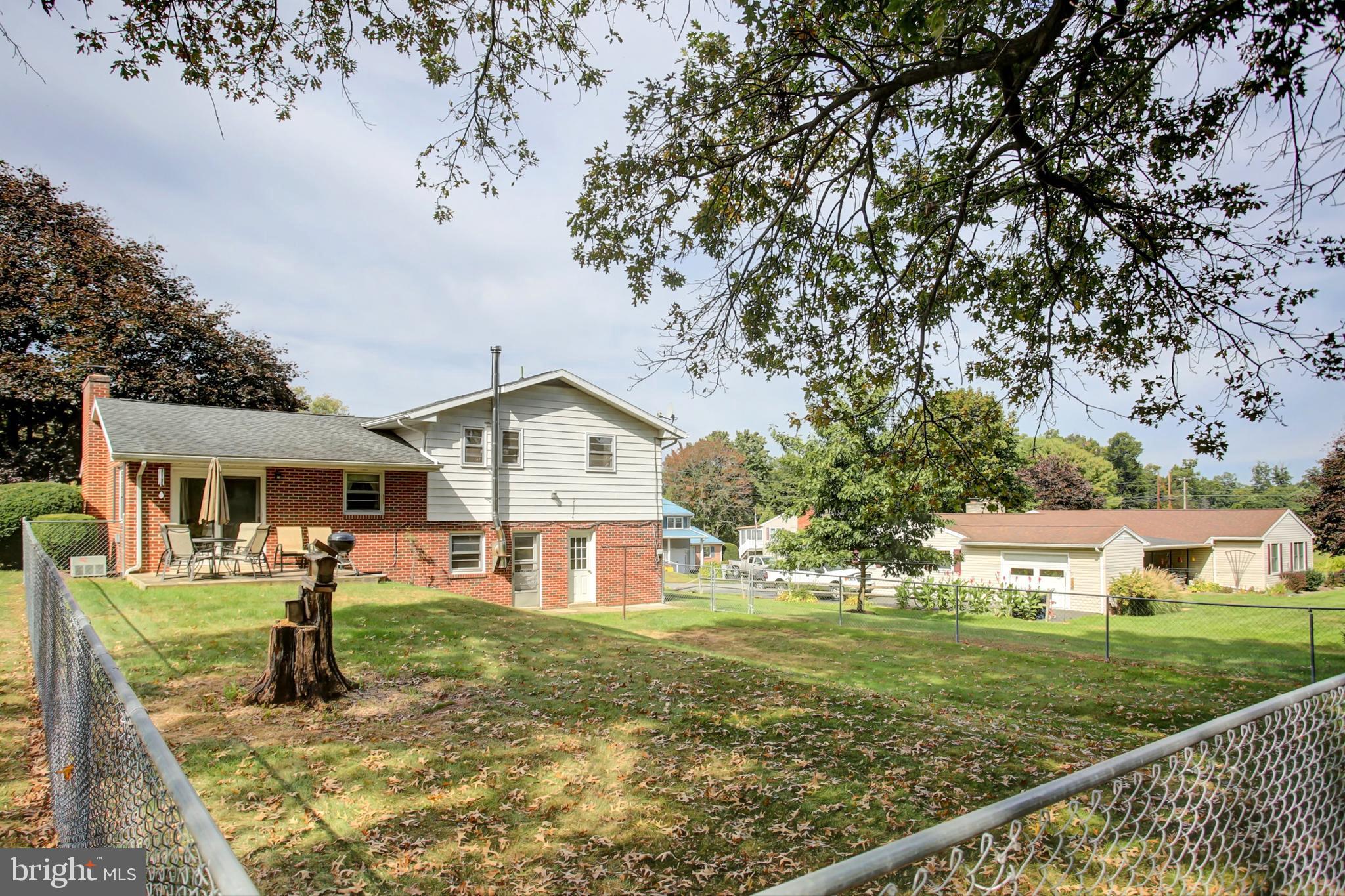 1042 LAURICH DRIVE 18