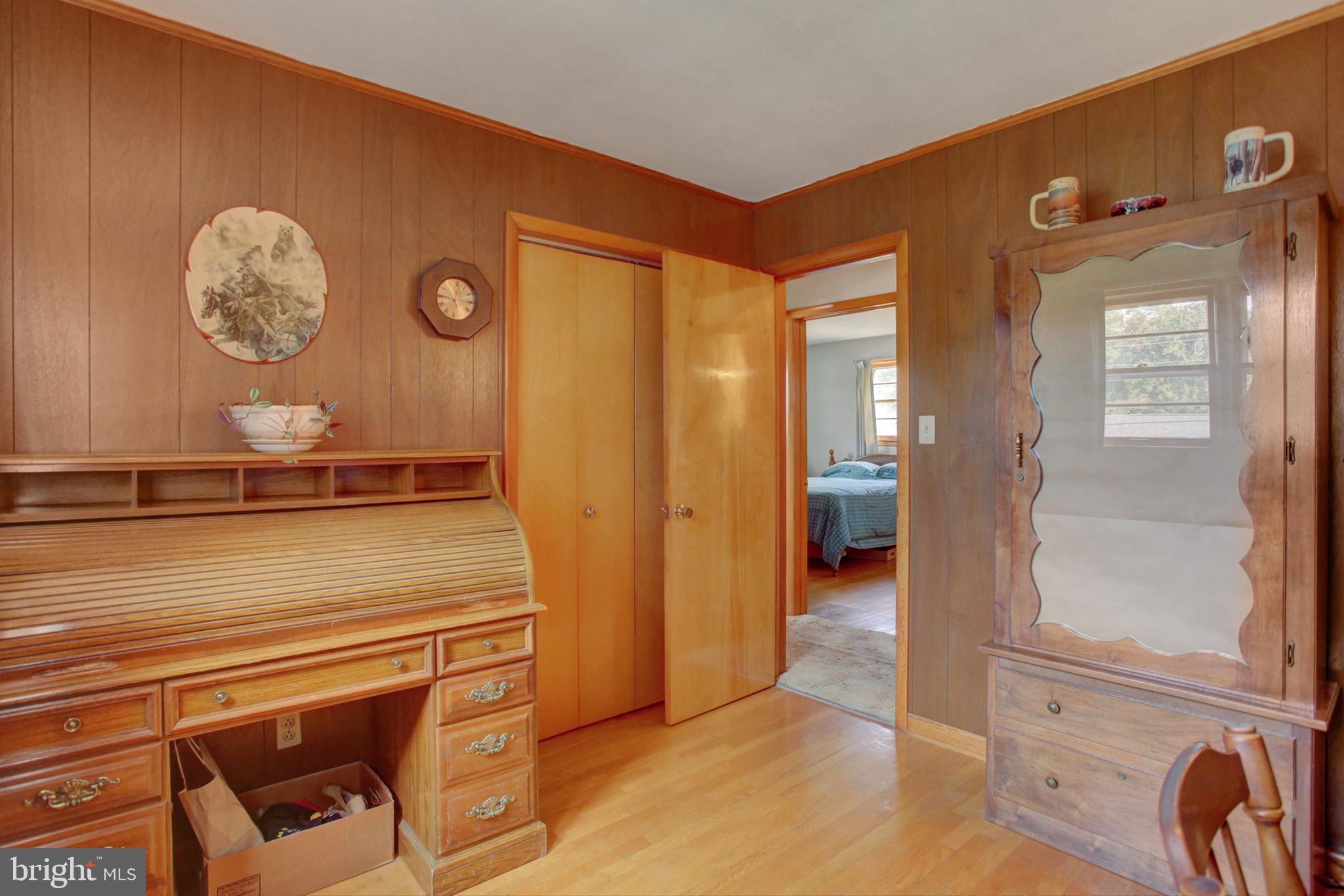 1042 LAURICH DRIVE 18