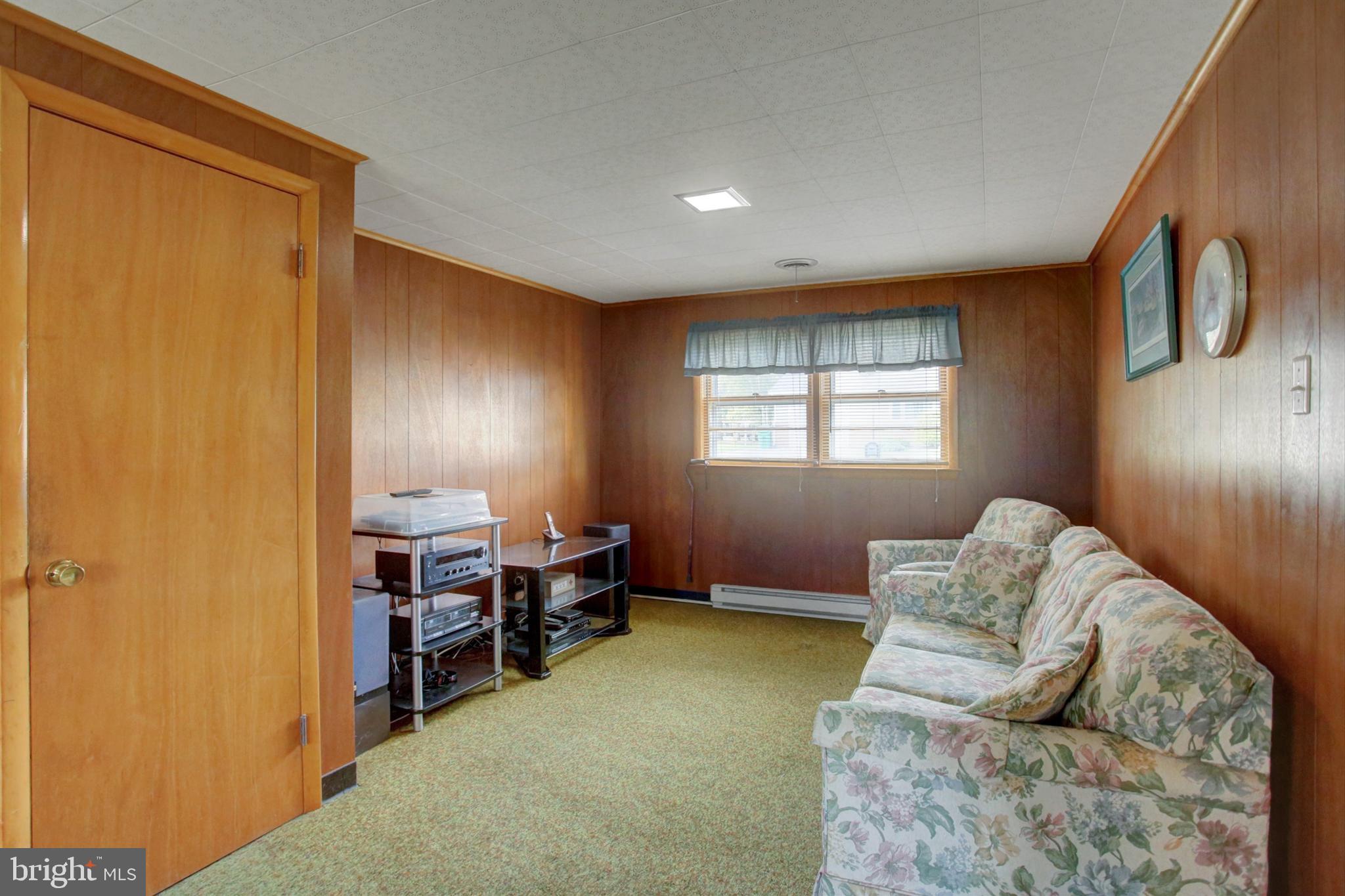 1042 LAURICH DRIVE 18