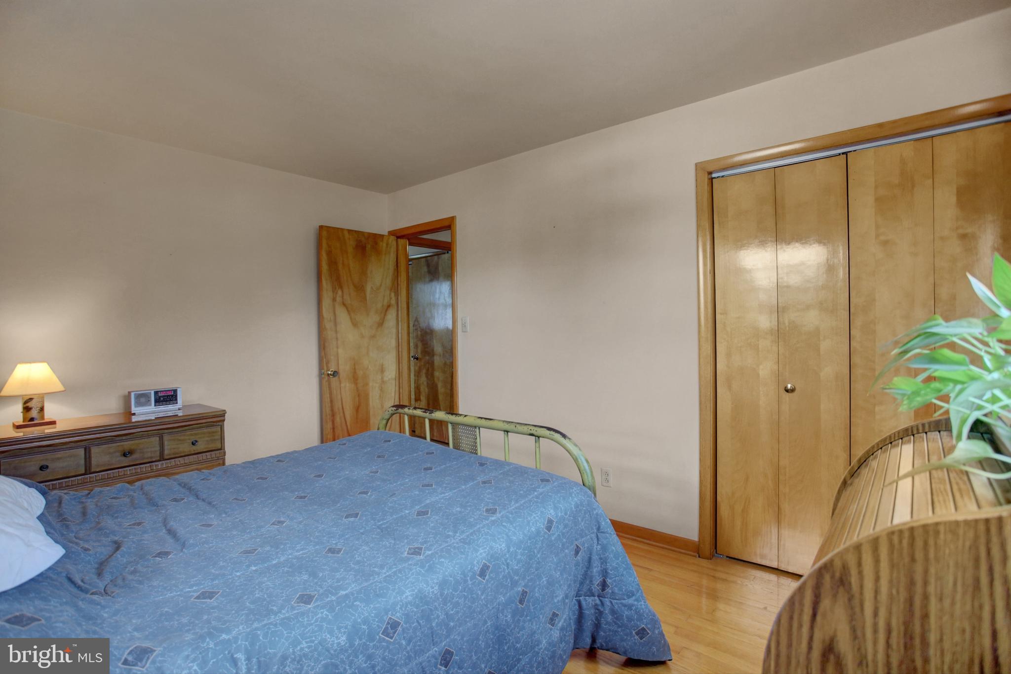 1042 LAURICH DRIVE 18