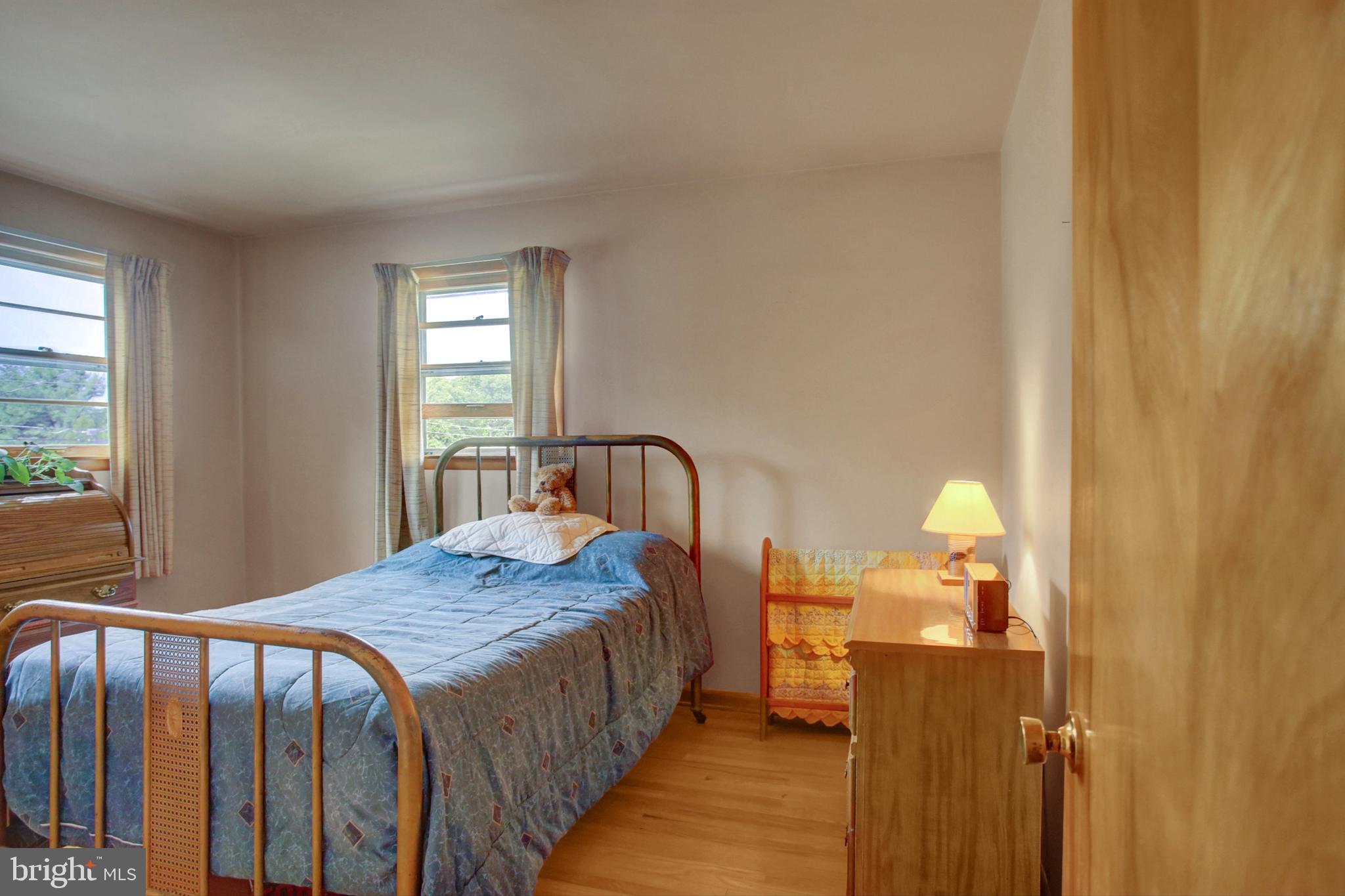 1042 LAURICH DRIVE 18