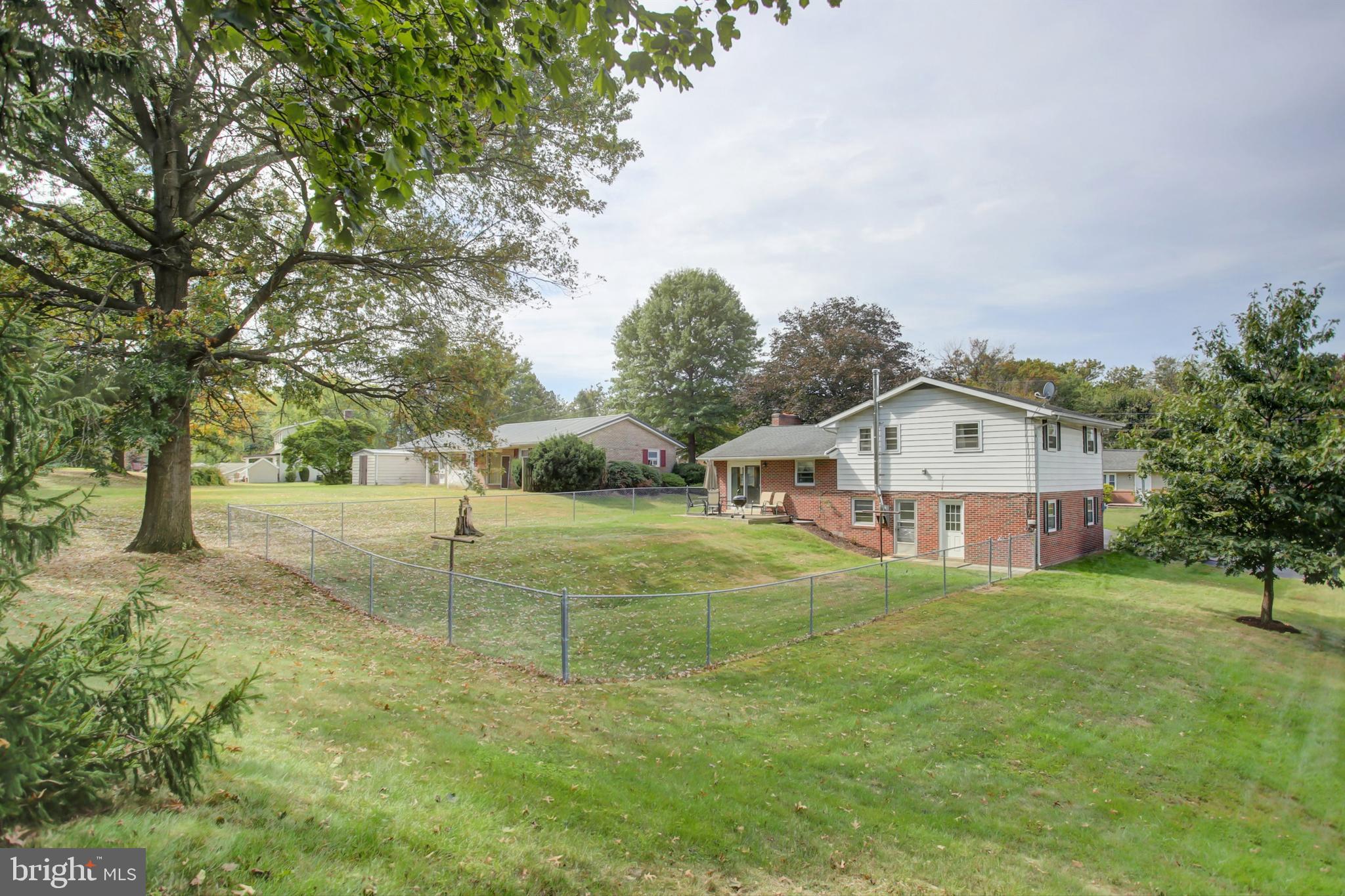 1042 LAURICH DRIVE 18