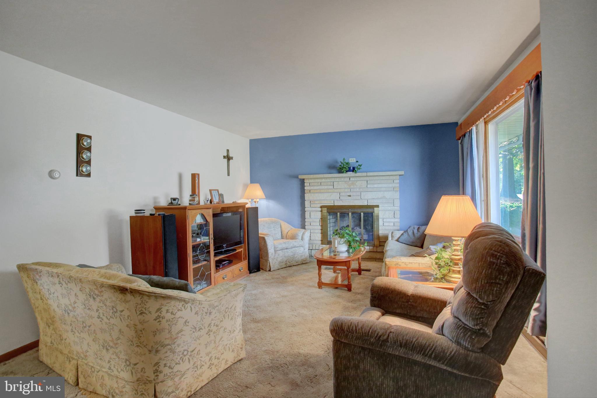 1042 LAURICH DRIVE 18