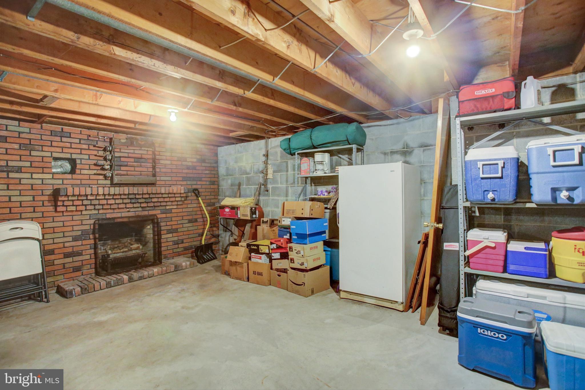 1042 LAURICH DRIVE 18