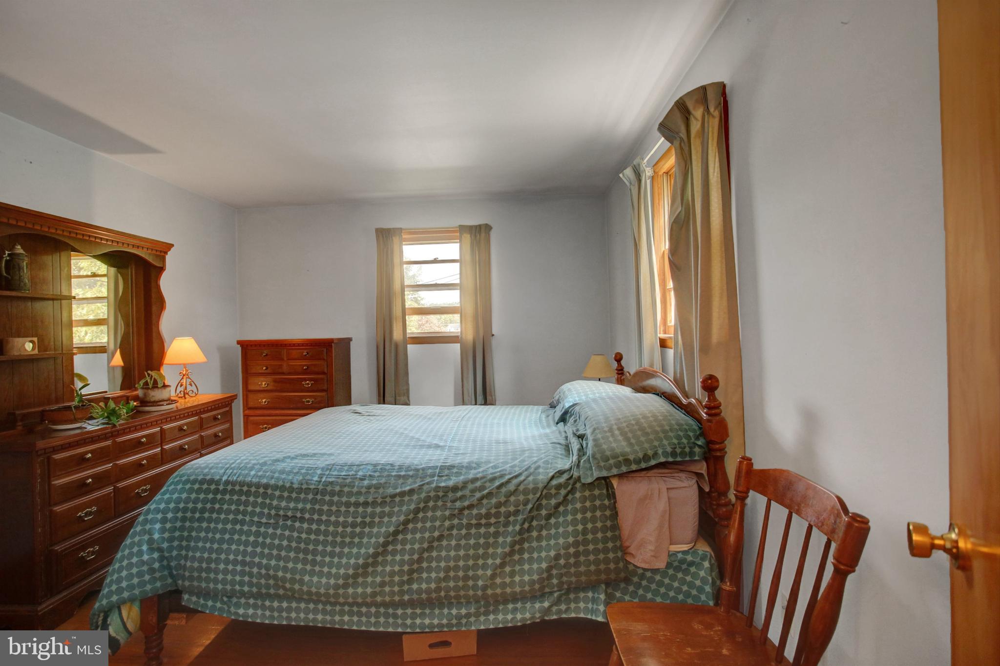 1042 LAURICH DRIVE 18