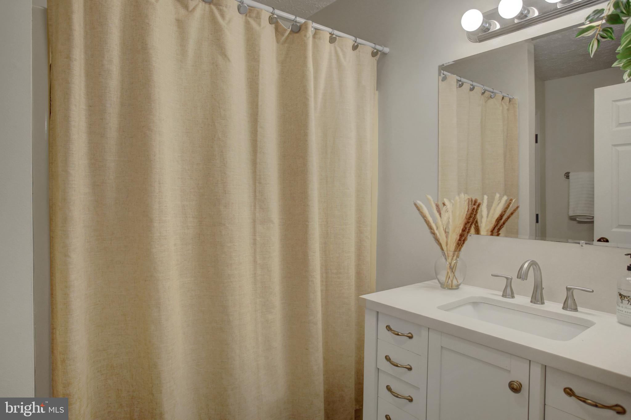 127 STONY POINT AVENUE