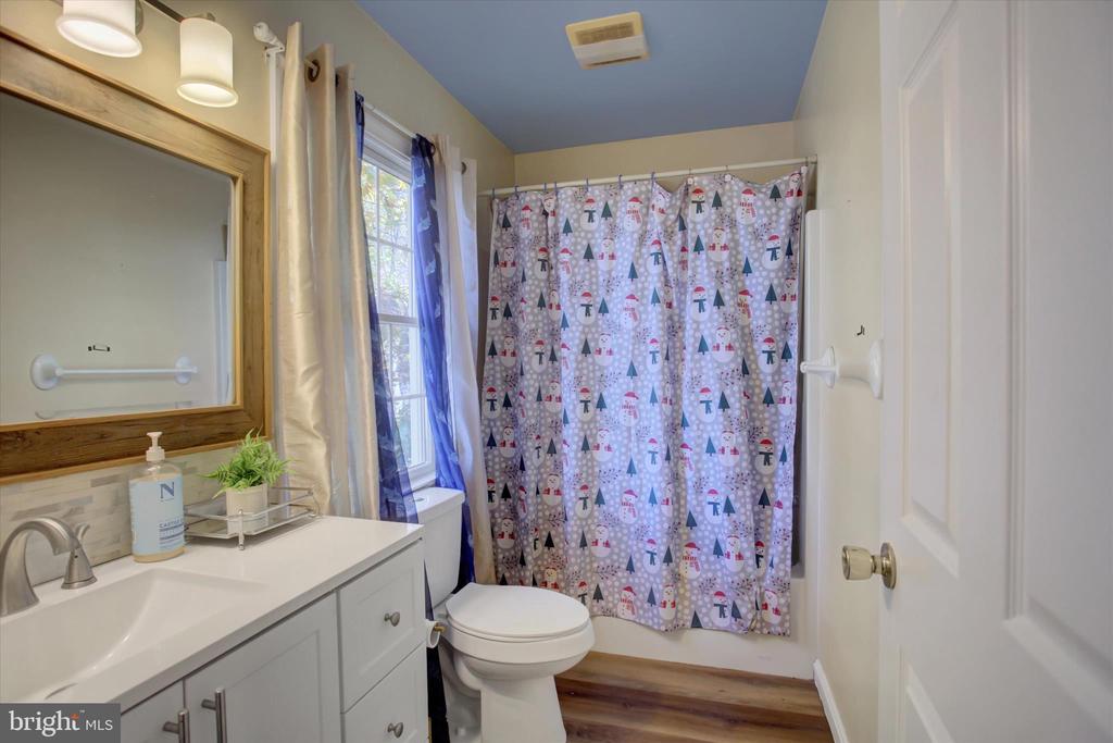 642 ERIC DRIVE