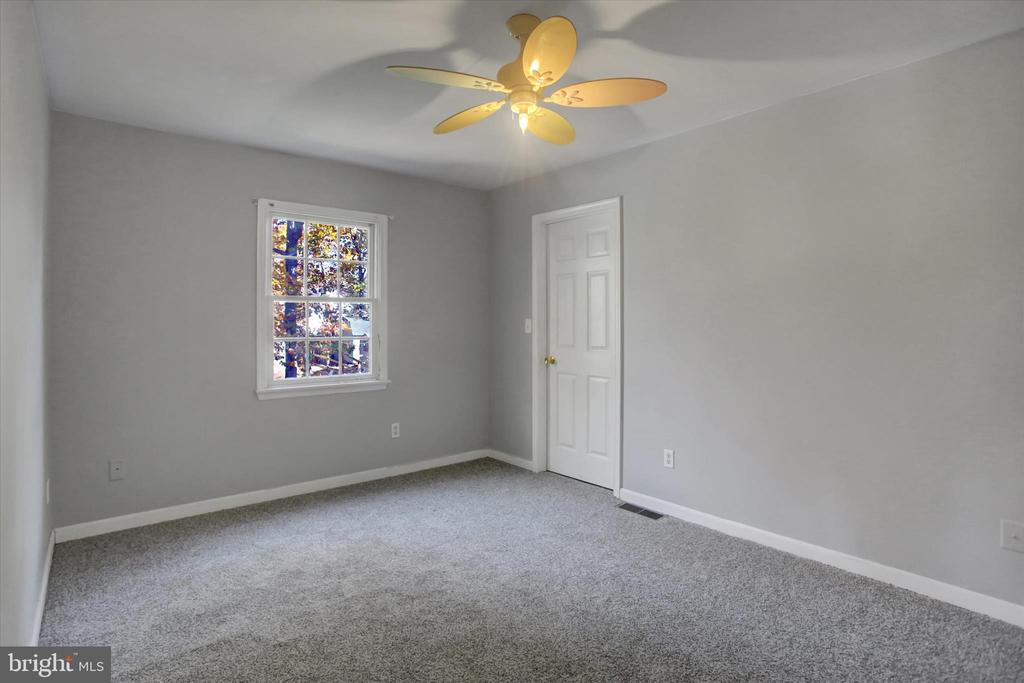 642 ERIC DRIVE