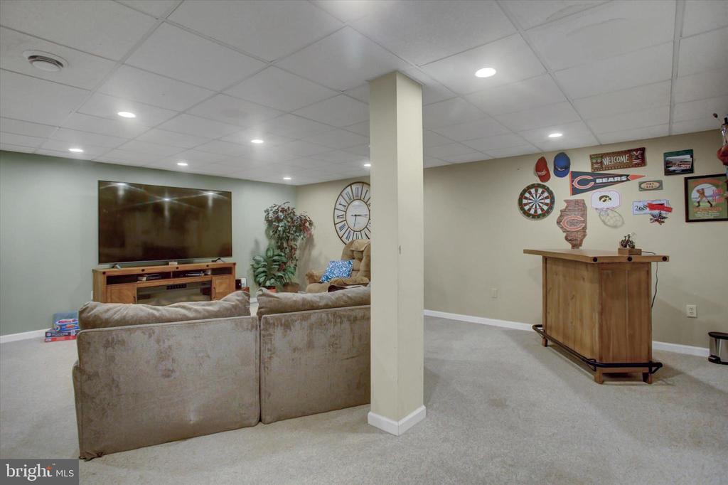 642 ERIC DRIVE