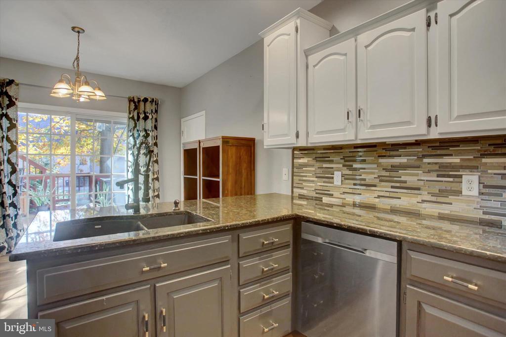 642 ERIC DRIVE