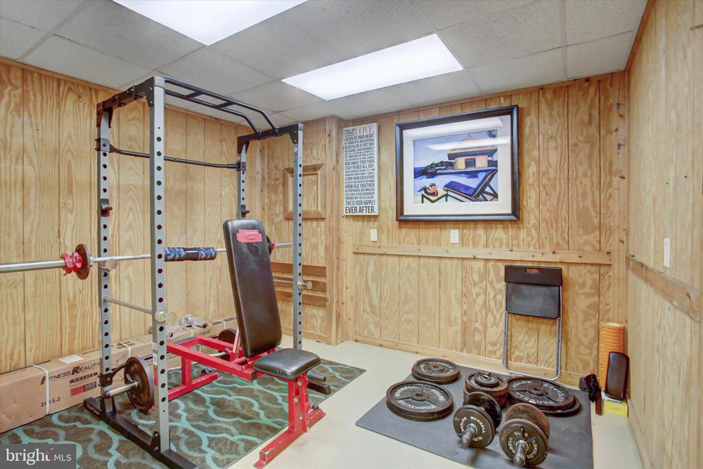 642 ERIC DRIVE