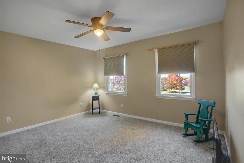 642 ERIC DRIVE