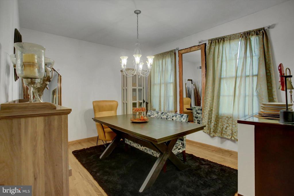 642 ERIC DRIVE