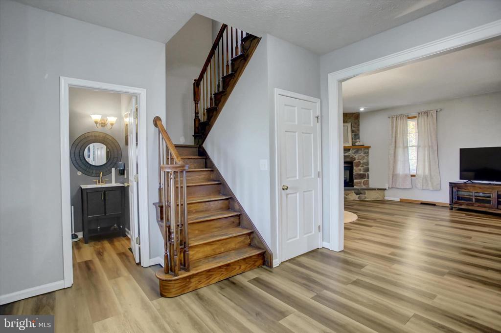 642 ERIC DRIVE