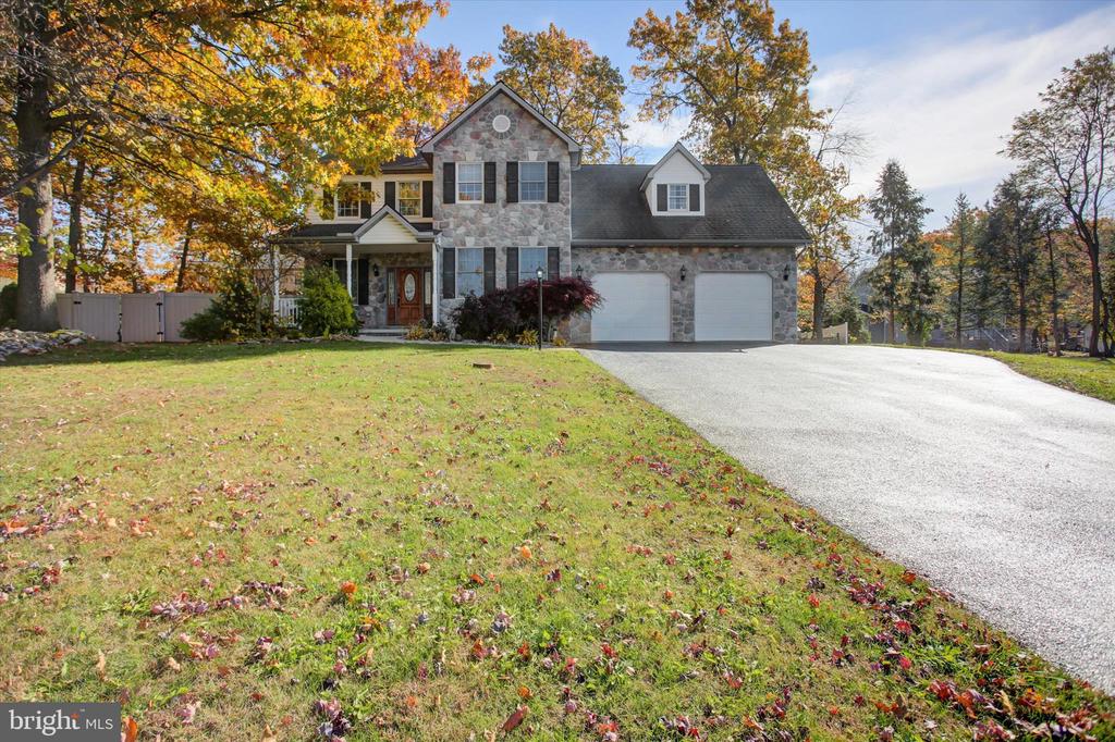 642 ERIC DRIVE