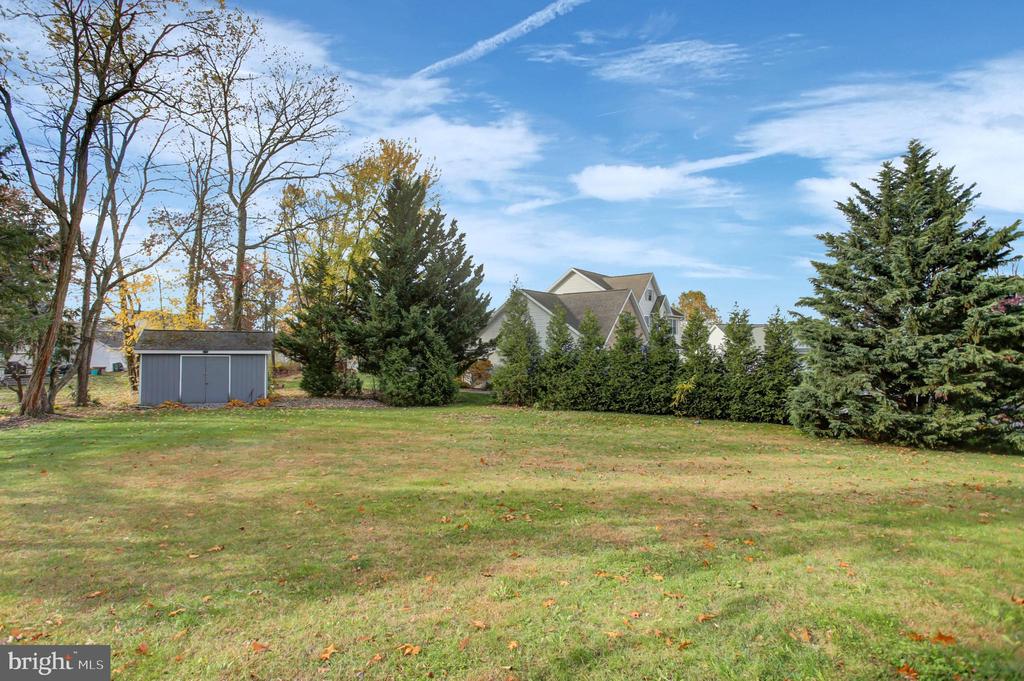 642 ERIC DRIVE