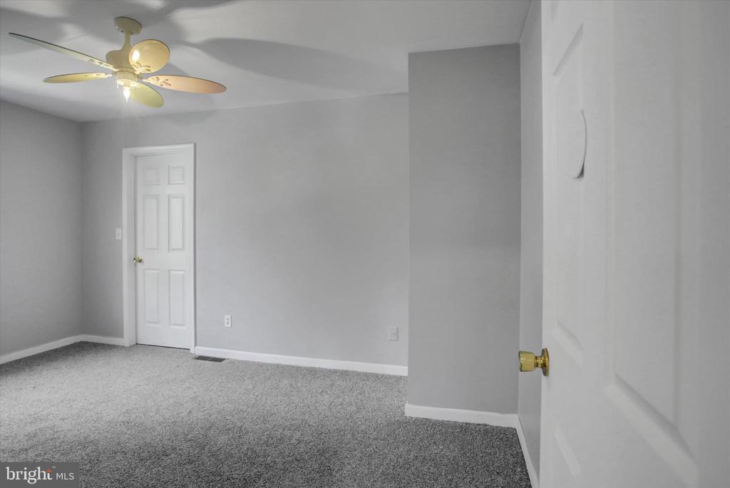 642 ERIC DRIVE
