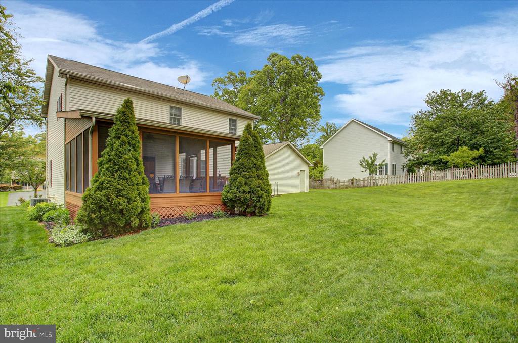 427 BRADLEY LANE