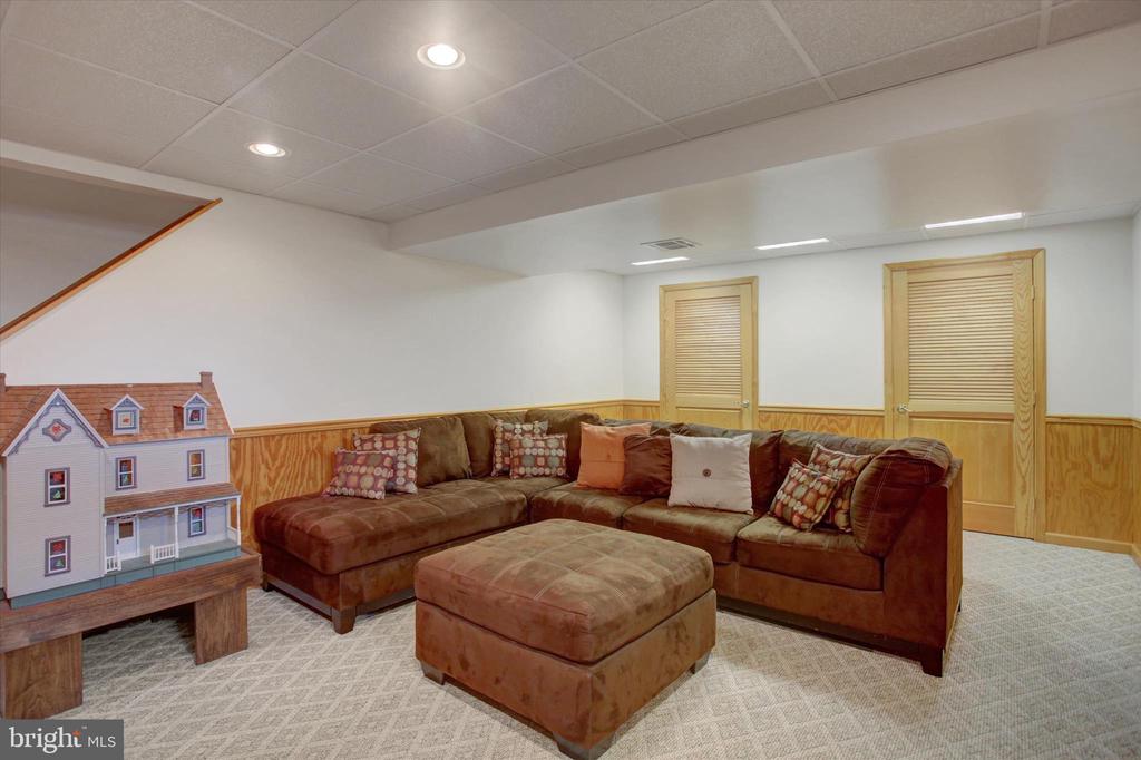 427 BRADLEY LANE