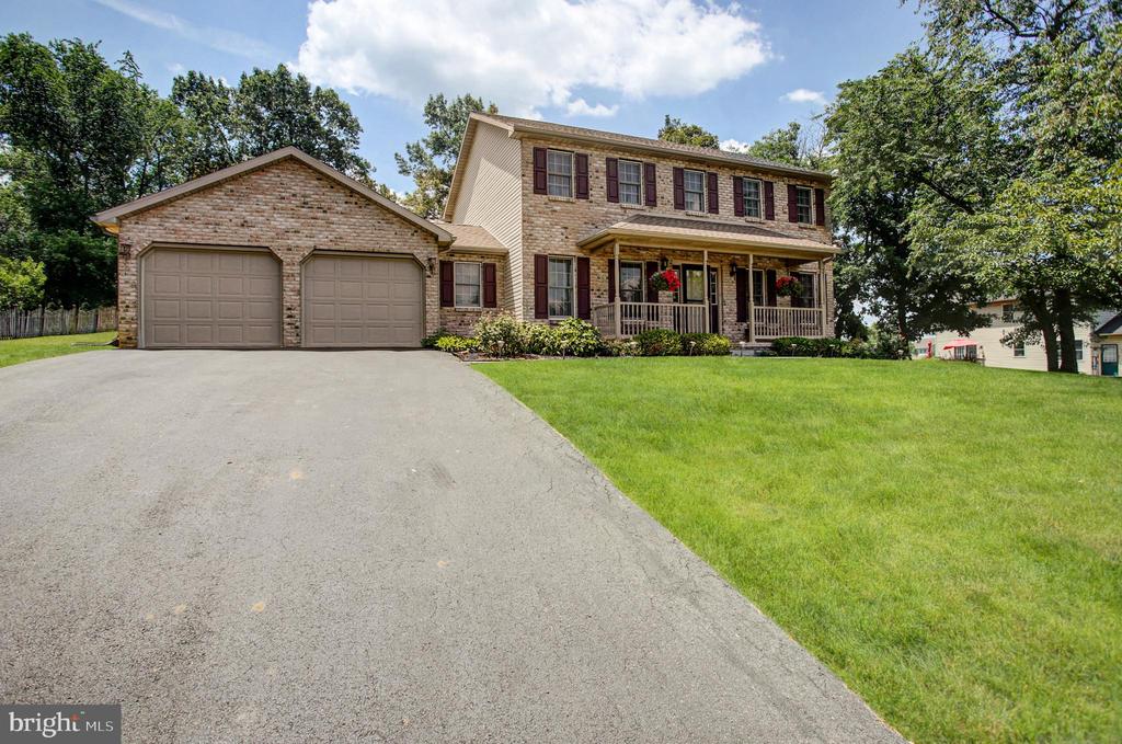 427 BRADLEY LANE