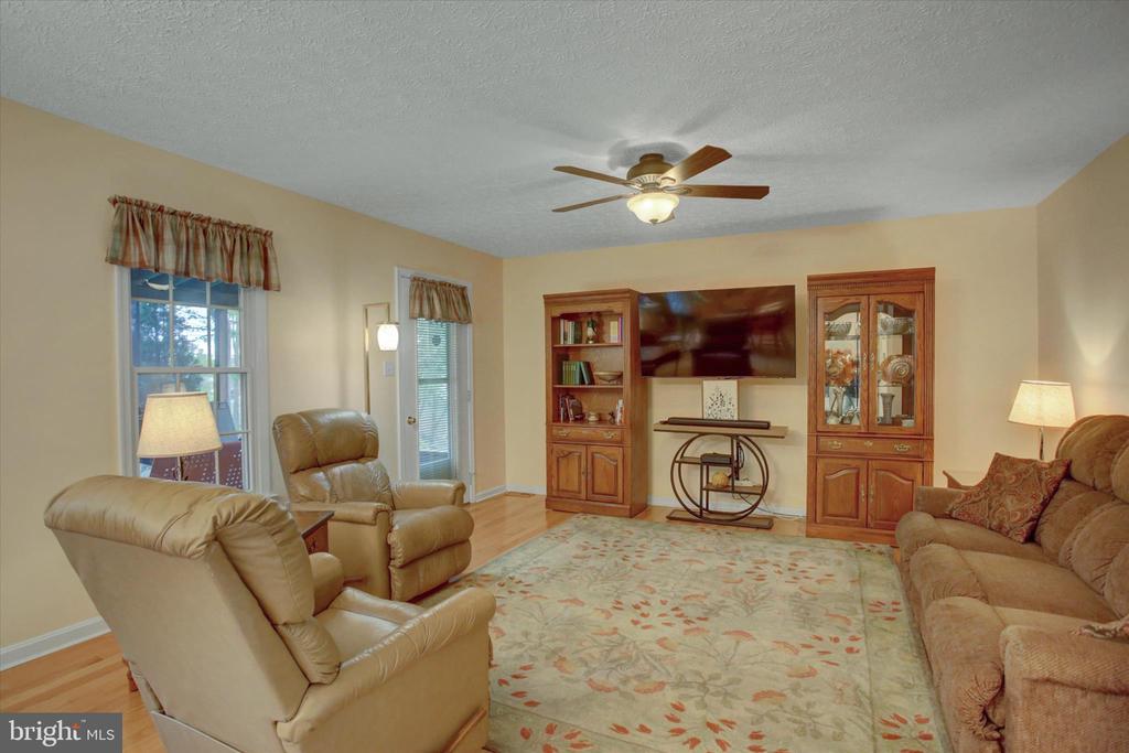 427 BRADLEY LANE