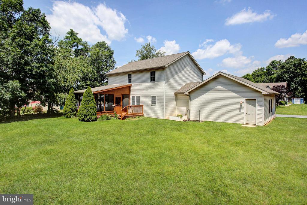 427 BRADLEY LANE