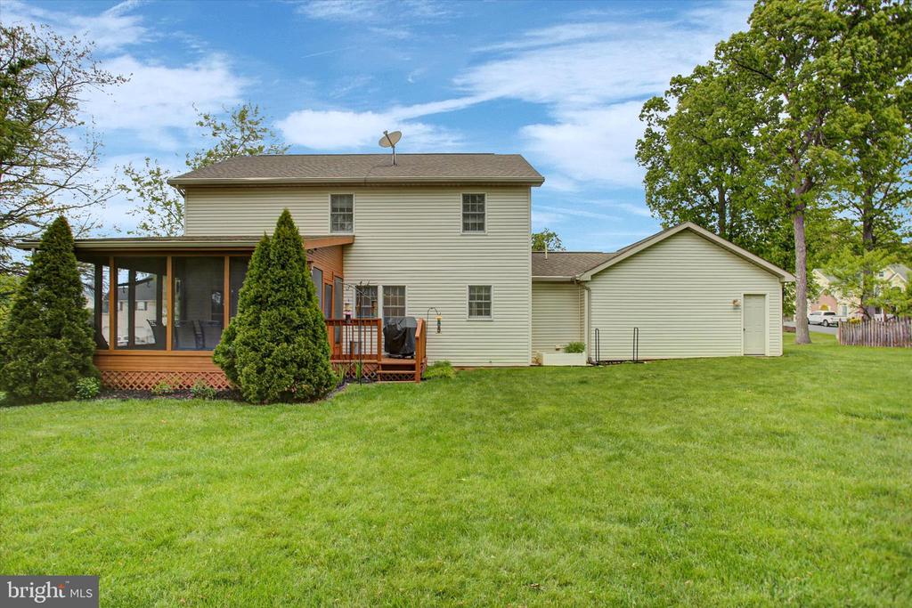 427 BRADLEY LANE