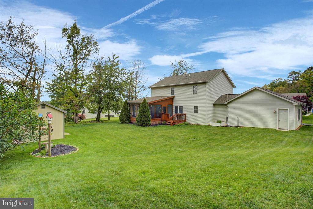 427 BRADLEY LANE
