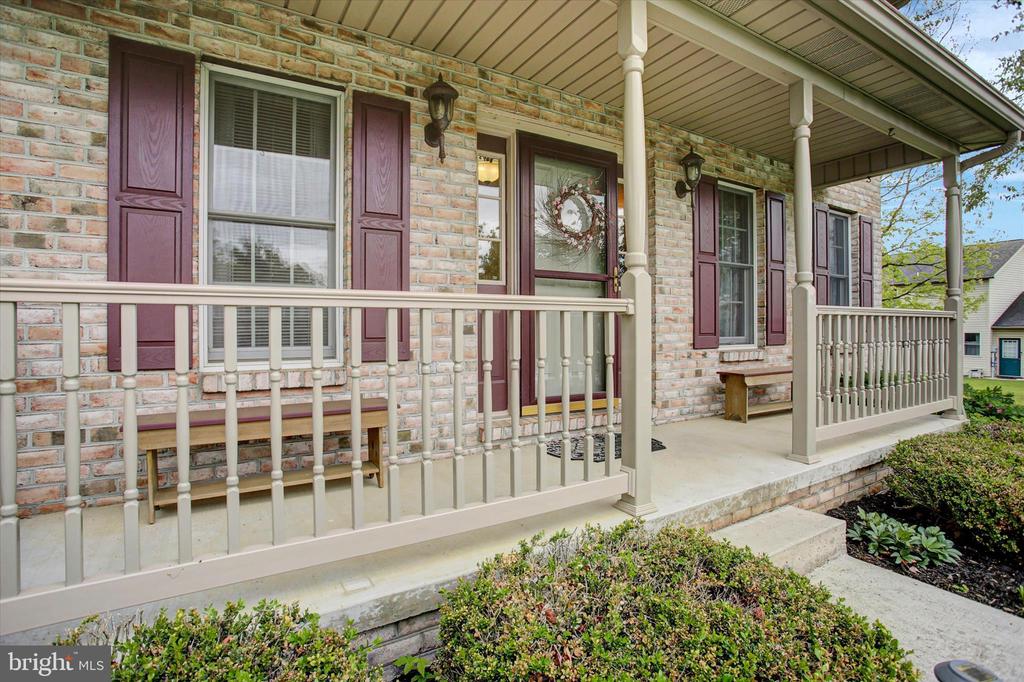 427 BRADLEY LANE
