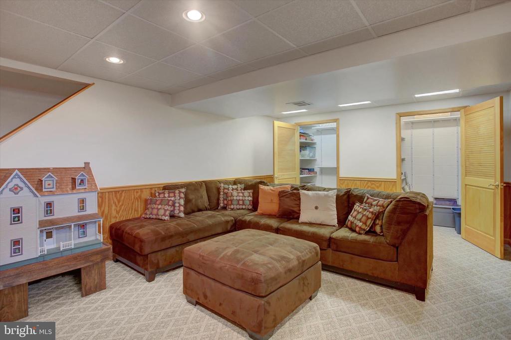 427 BRADLEY LANE