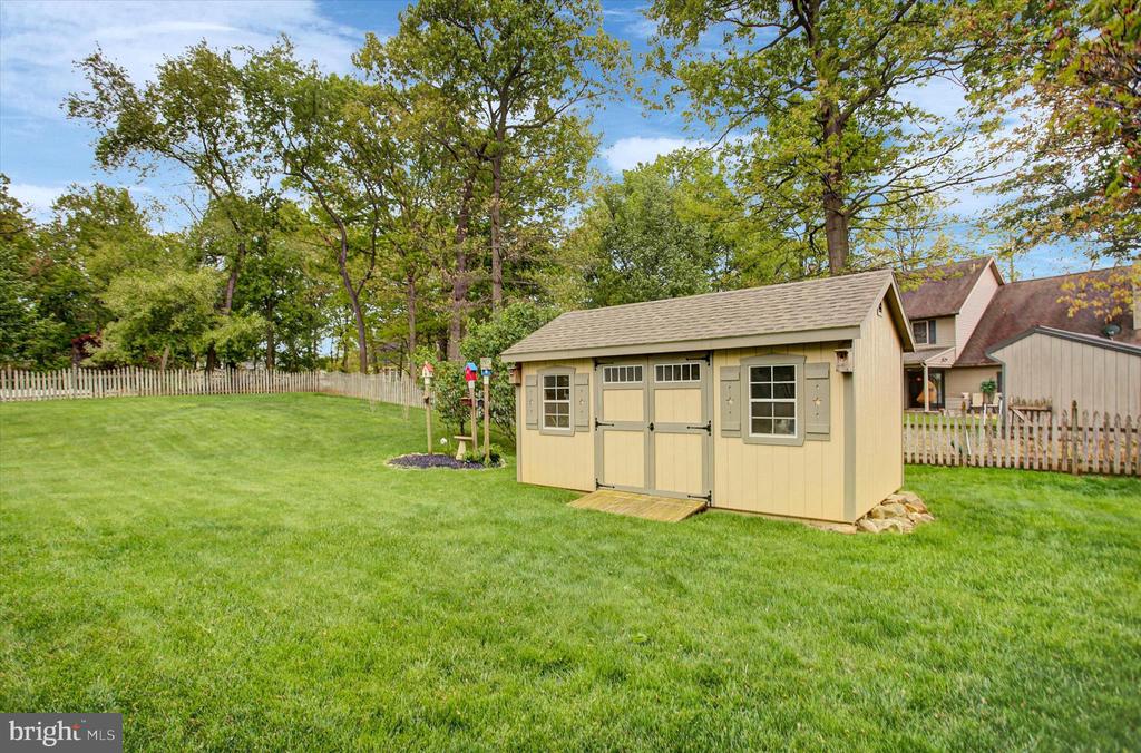427 BRADLEY LANE