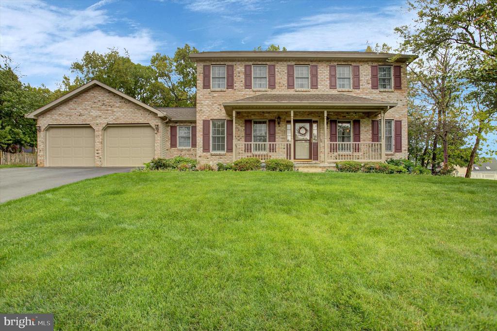 427 BRADLEY LANE