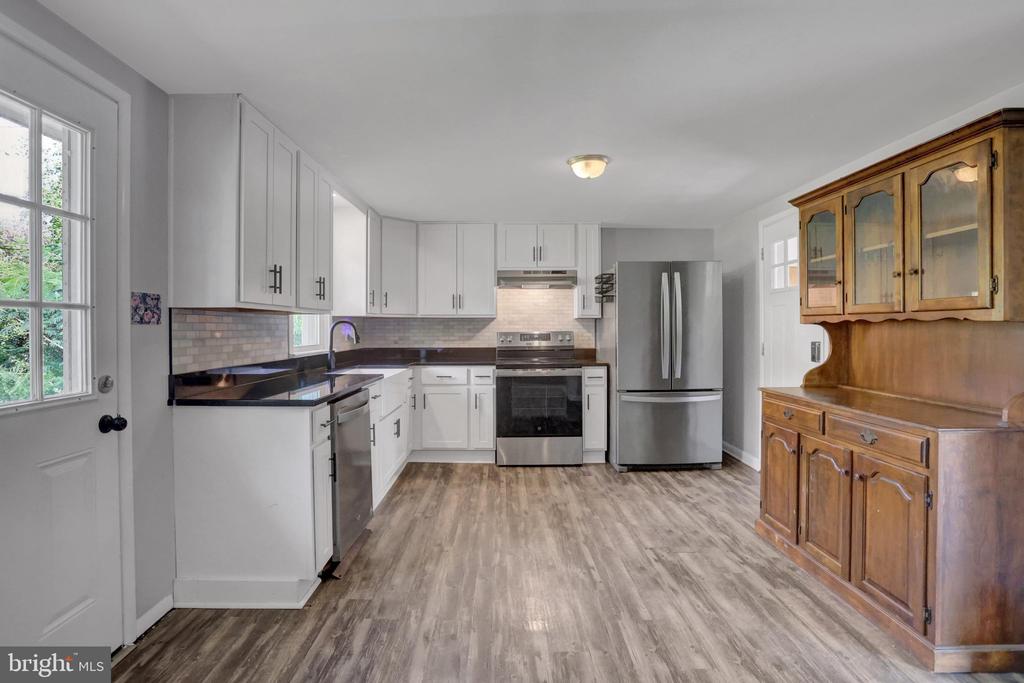 407 N MORRIS STREET